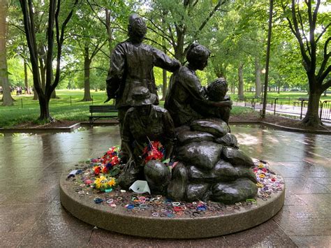 why are there hair ties at the vietnam memorial|Vietnam Women’s Memorial – CIW REPORTS .